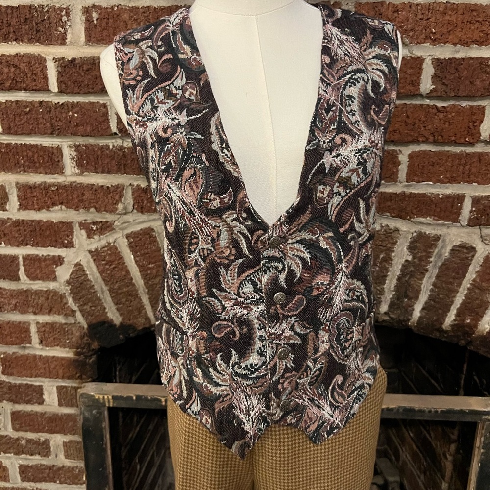 VINTAGE outback red paisley button down vest